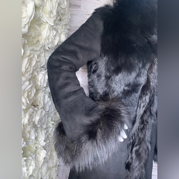 Hide Society Genuine Shearling Coat / Fox Fur Trim - Picture 2 of 5